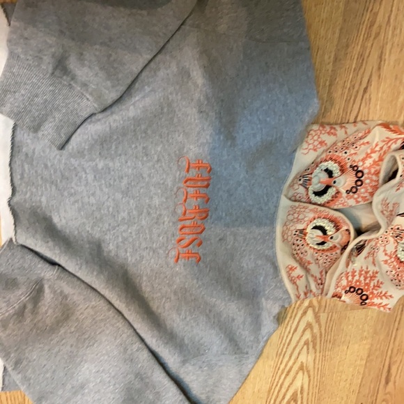 Tna M grey crop hoodie - Picture 3 of 5